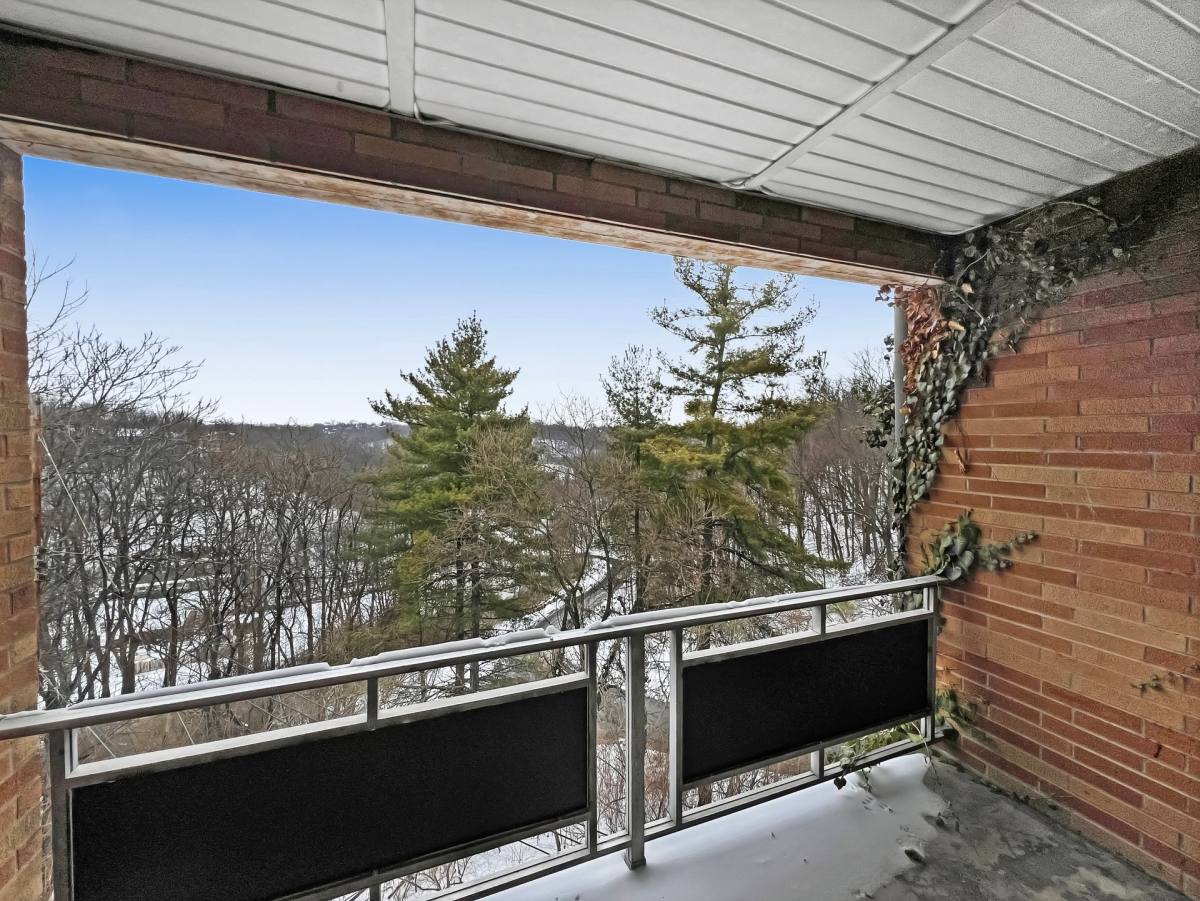 Apartment for rent at 1872 Sunset Ave, Cincinnati, OH 45238