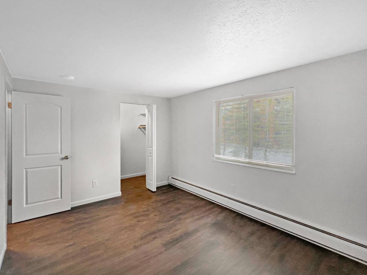 Apartment for rent at 1872 Sunset Ave, Cincinnati, OH 45238