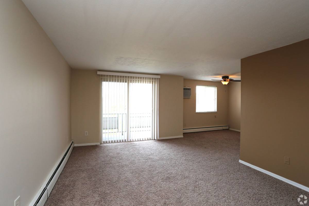 Apartment for rent at 1872 Sunset Ave, Cincinnati, OH 45238
