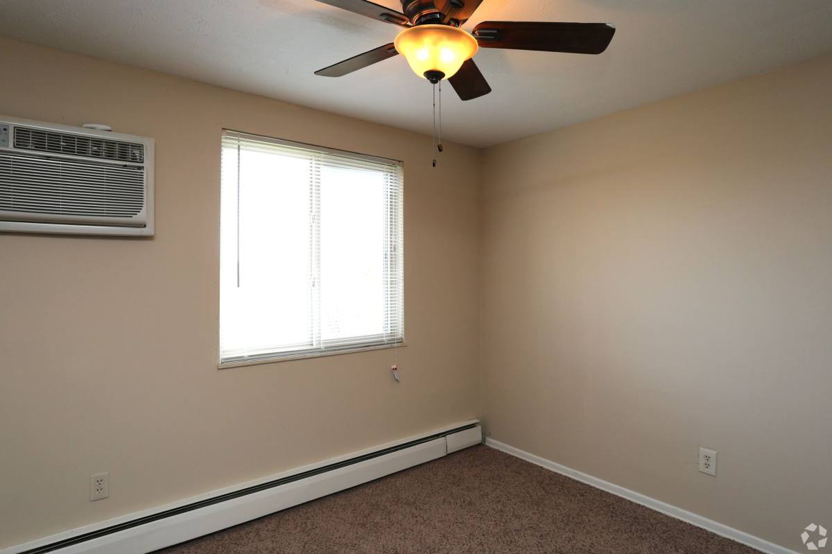 Apartment for rent at 1872 Sunset Ave, Cincinnati, OH 45238