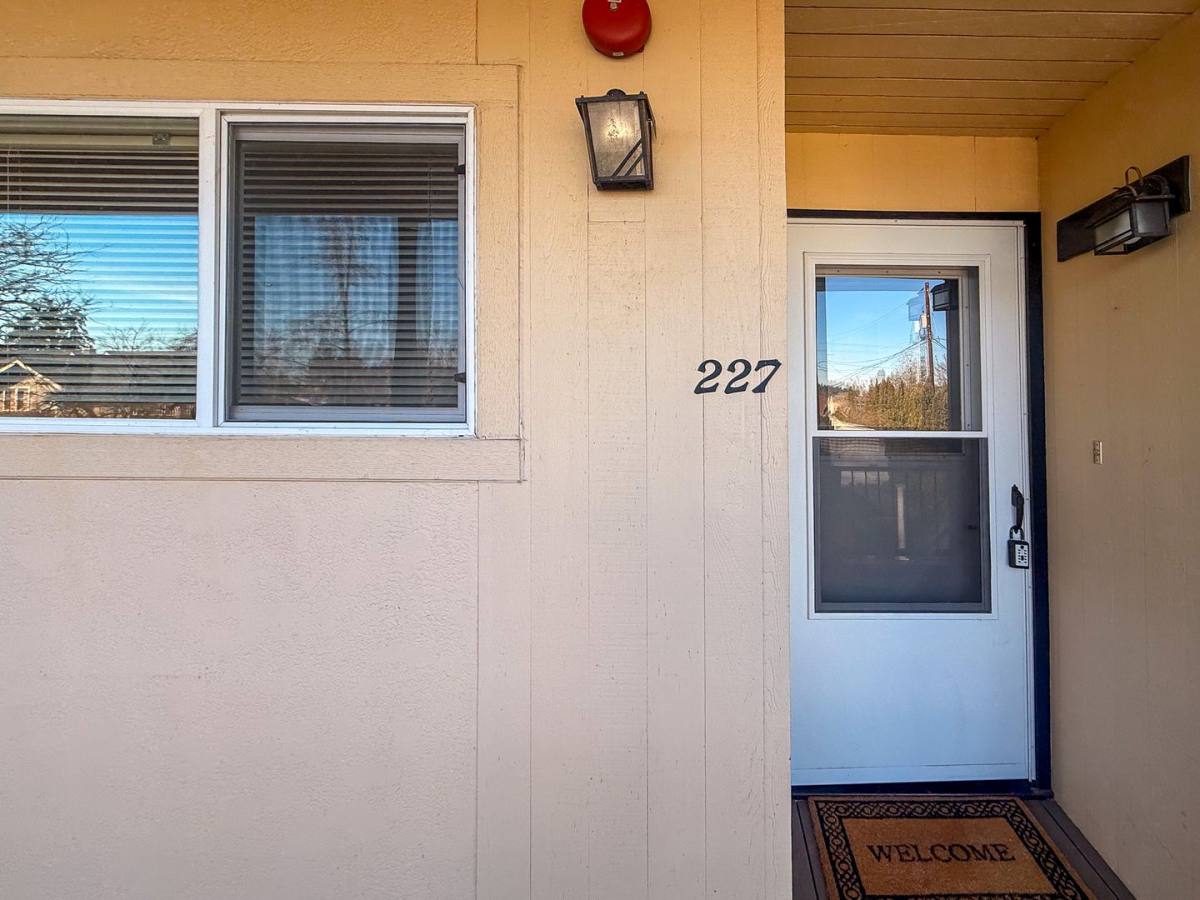 Condo for rent at 227 24th St SE, Salem, OR 97301