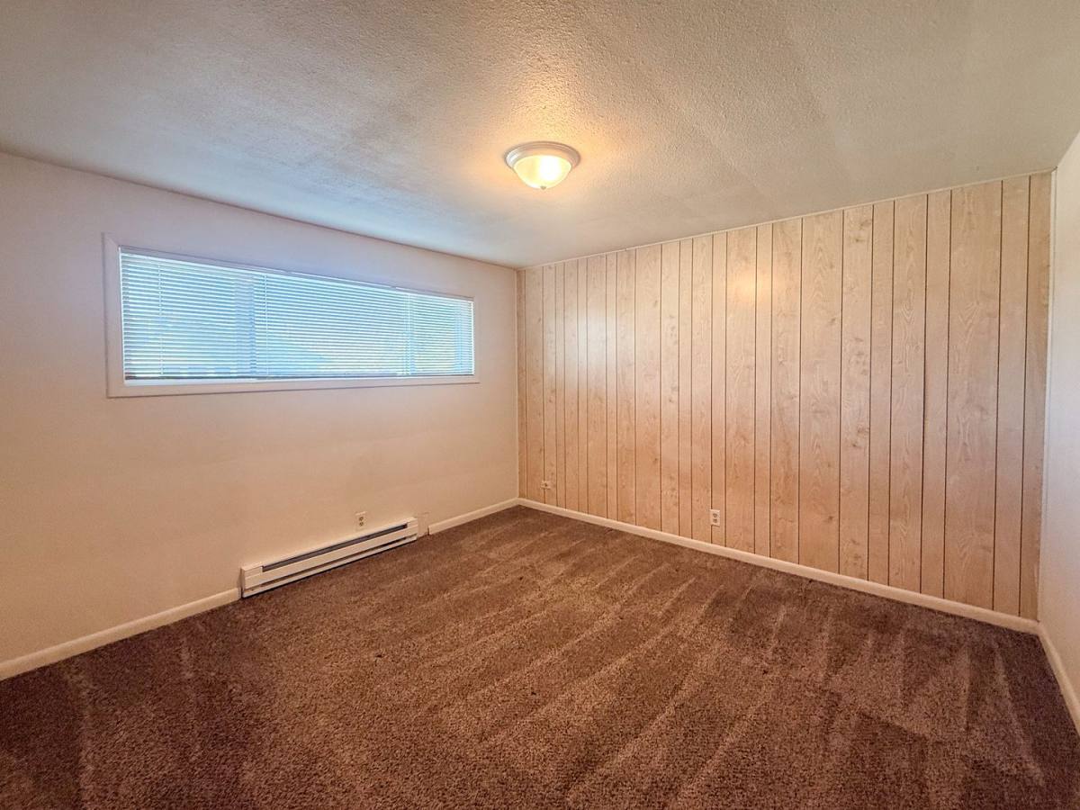 Condo for rent at 227 24th St SE, Salem, OR 97301