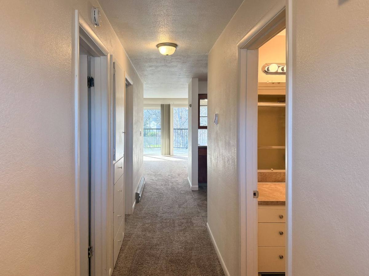 Condo for rent at 227 24th St SE, Salem, OR 97301