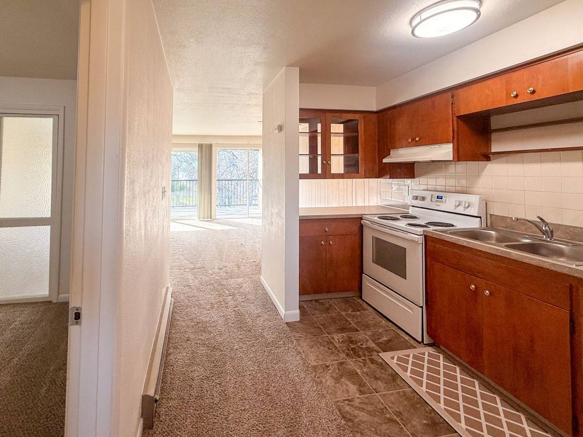 Condo for rent at 227 24th St SE, Salem, OR 97301