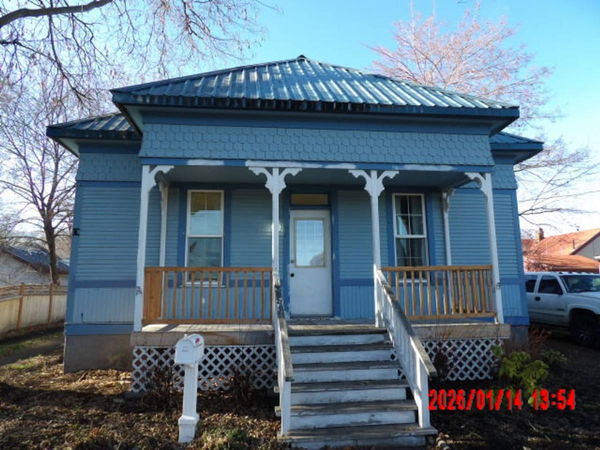 Apartment for rent at 1306 10th St, La Grande, OR 97850