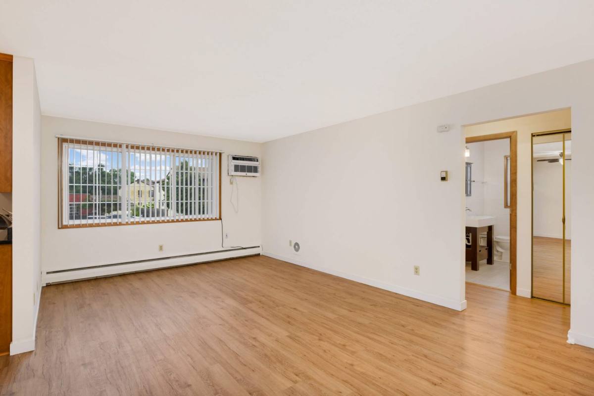 Apartment for rent at 6227 W 34th St, Minneapolis, MN 55416