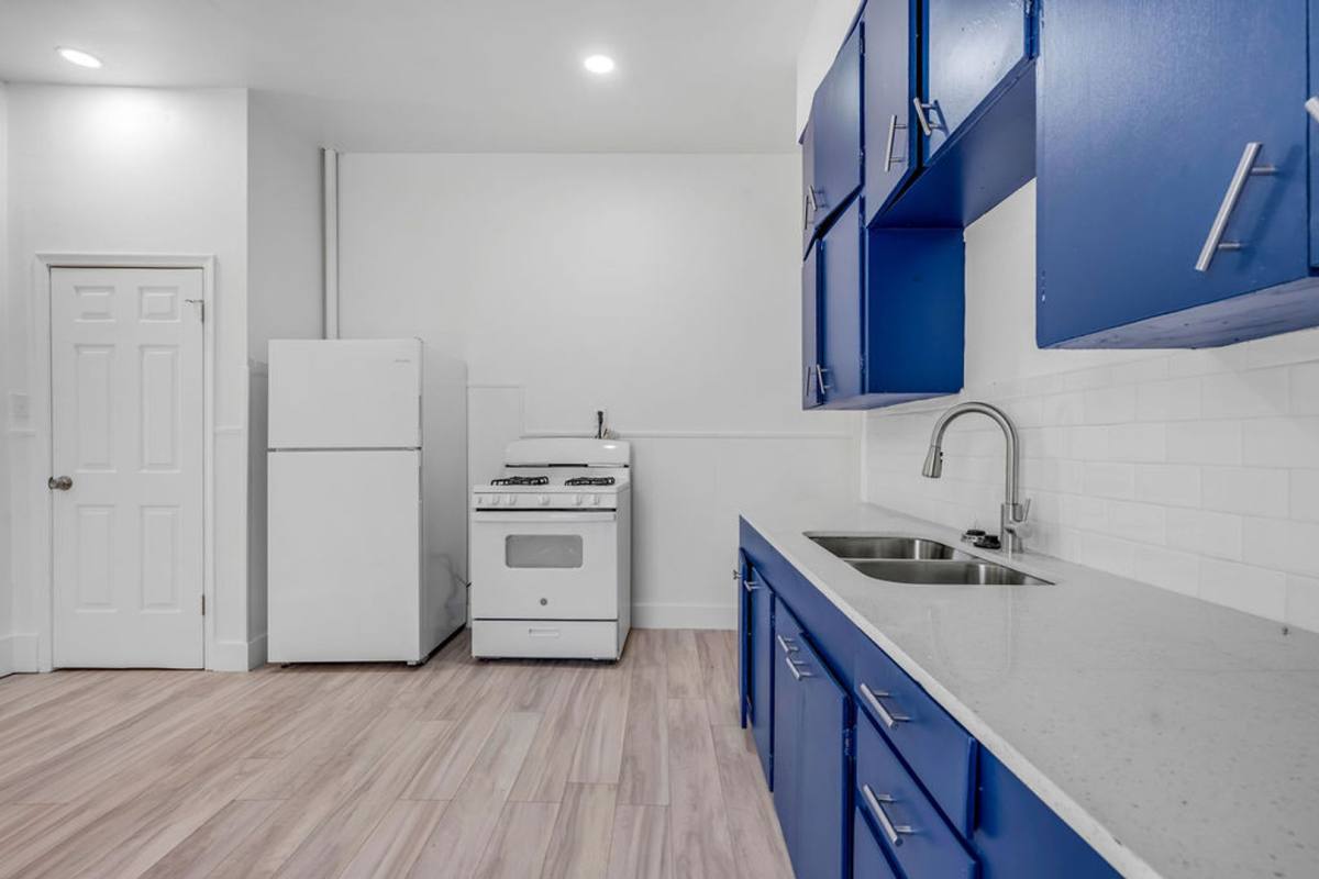 Apartment for rent at 526 W Munson St, Denison, TX 75020