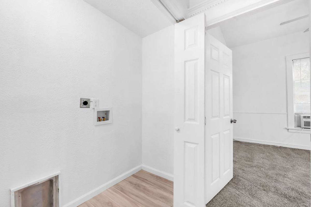 Apartment for rent at 526 W Munson St, Denison, TX 75020