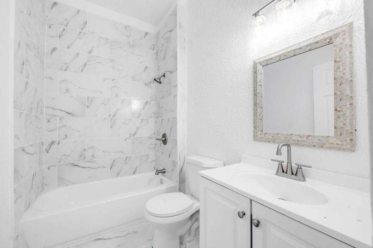 Apartment for rent at 526 W Munson St, Denison, TX 75020