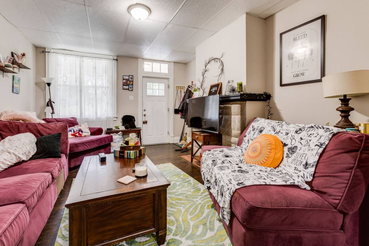 Apartment for rent at 406 Kingsboro St, Pittsburgh, PA 15210