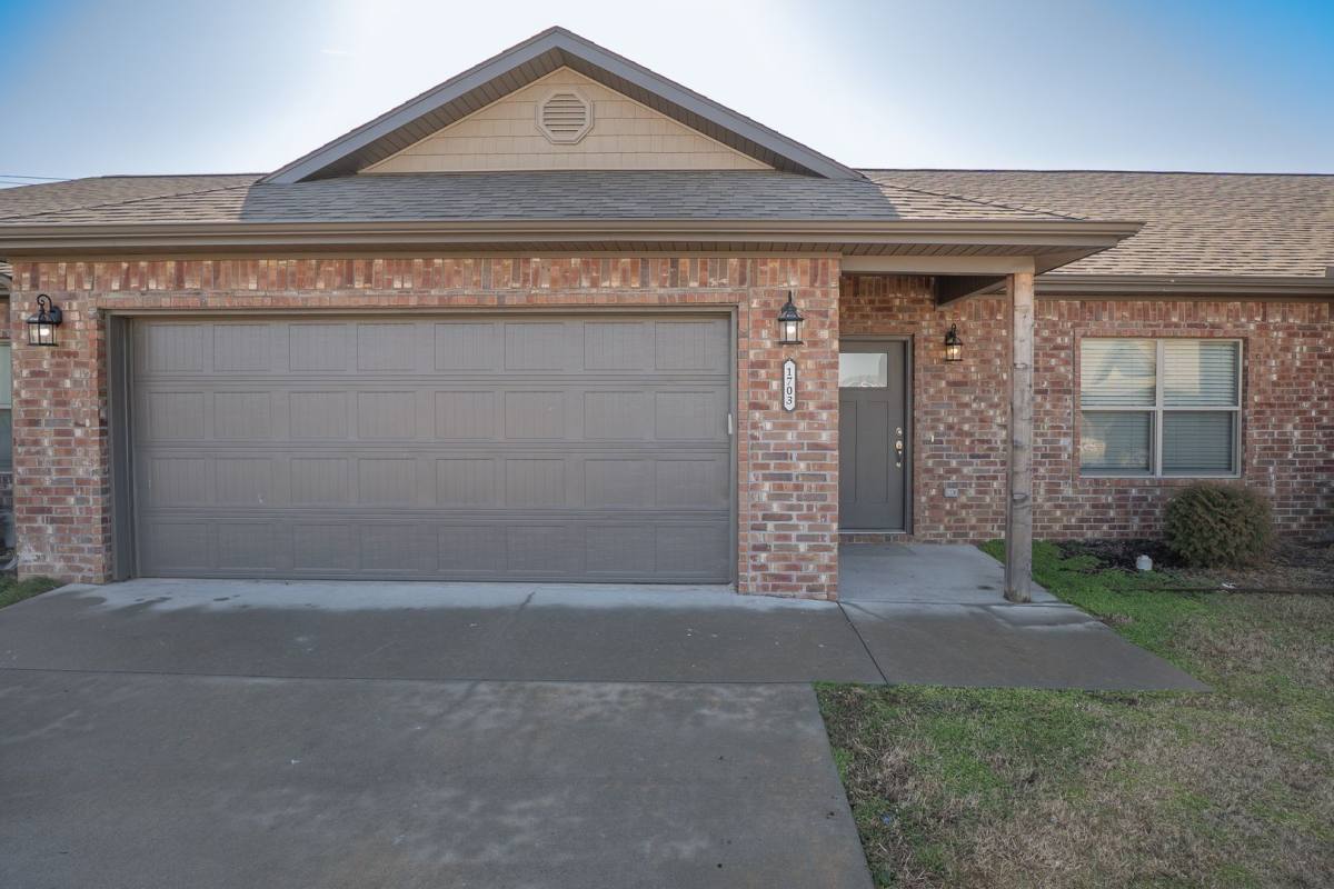 House for rent at 1703 Booker Circle, Pea Ridge, AR 72751
