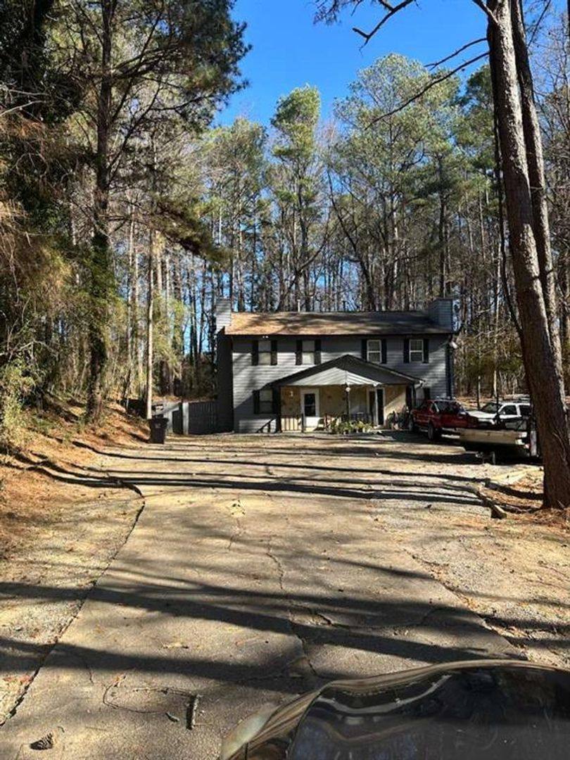 Townhouse for rent at 337 Bradley Woods Court, Lilburn, GA 30047