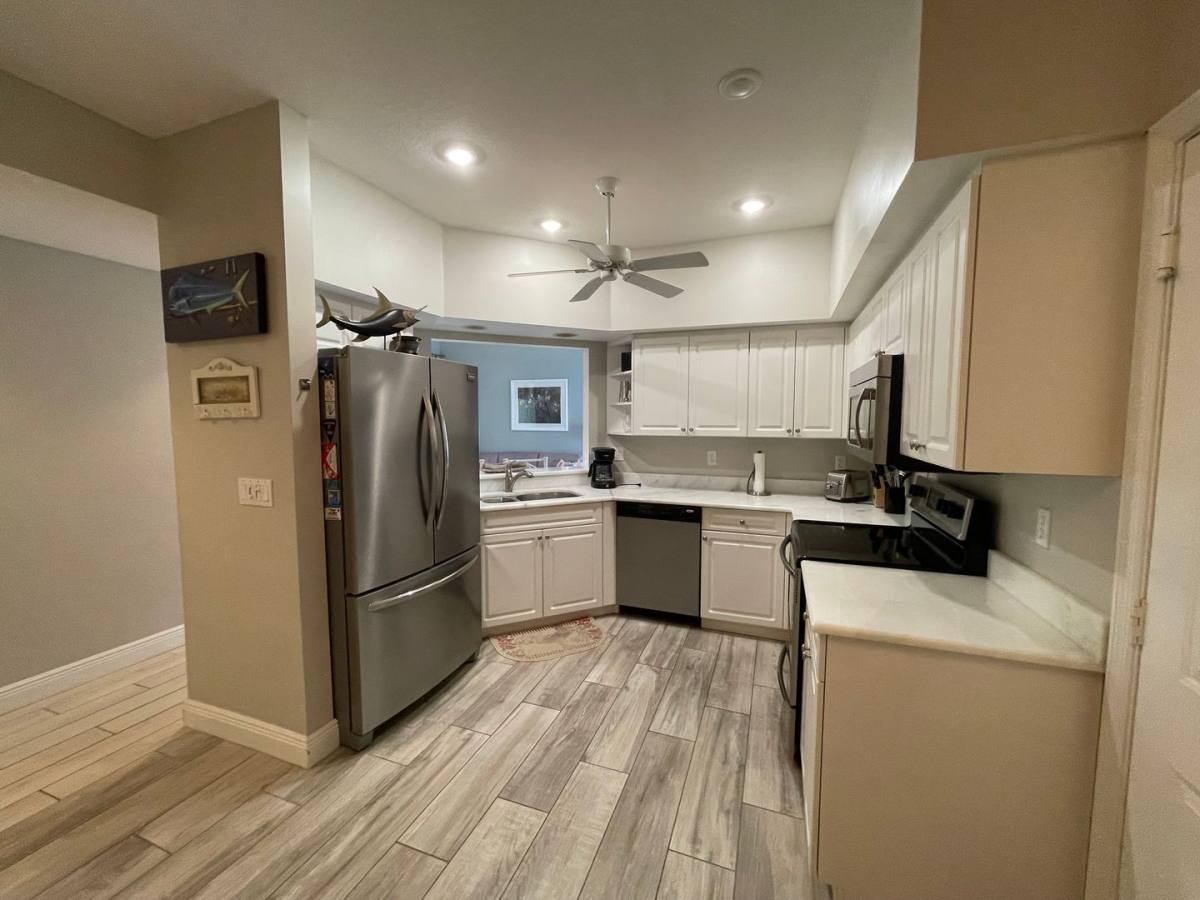 Apartment for rent at 1130 Partridge Circle, Naples, FL 34104