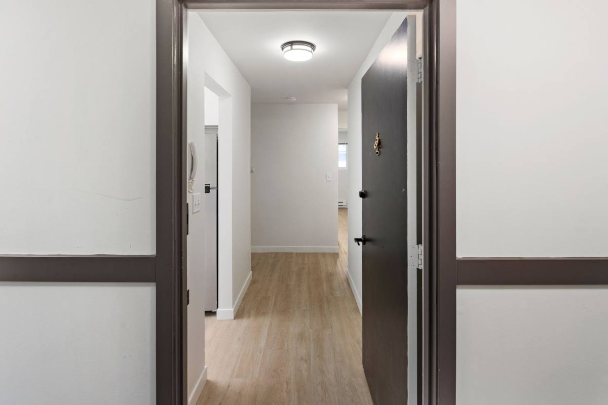 Apartment for rent at 11515 26th Ave NE, Seattle, WA 98125