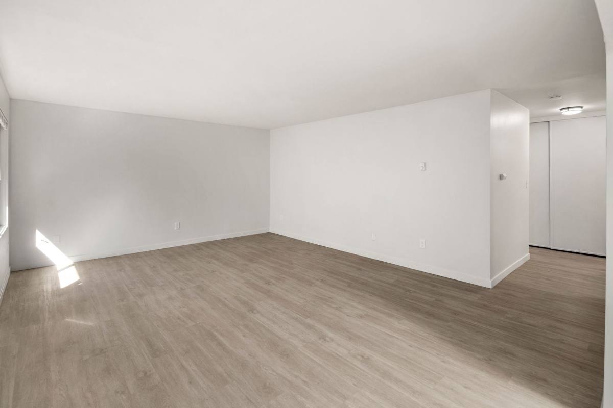 Apartment for rent at 11515 26th Ave NE, Seattle, WA 98125