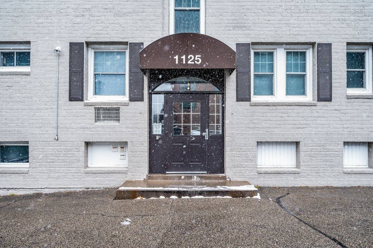 Apartment for rent at 1101-1105 W 28th St, Minneapolis, MN 55408