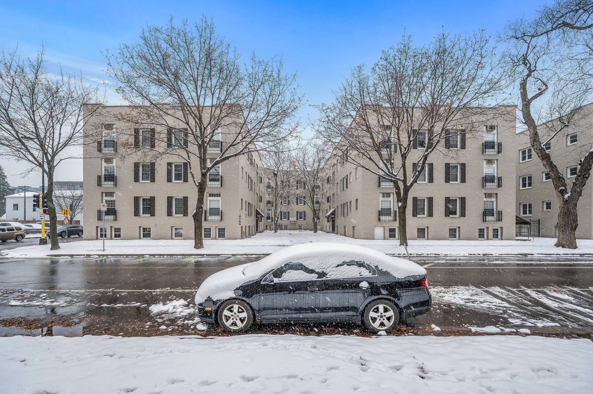 Apartment for rent at 1101-1105 W 28th St, Minneapolis, MN 55408