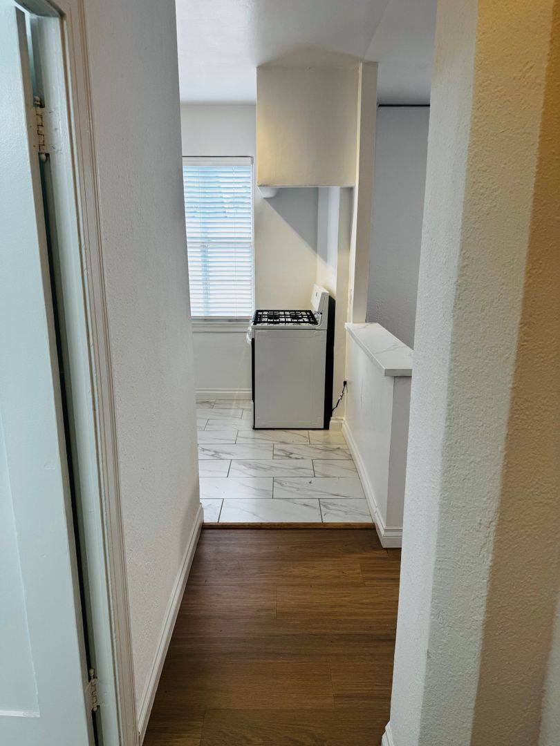 Apartment for rent at 229 W 6th St, Long Beach, CA 90802