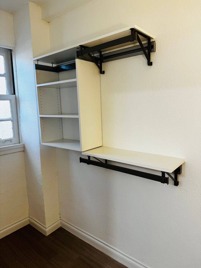 Apartment for rent at 229 W 6th St, Long Beach, CA 90802
