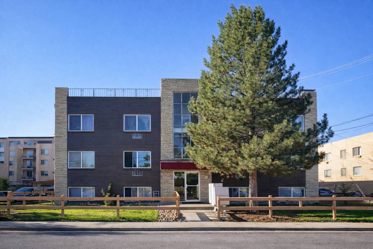 Apartment for rent at 368 W Powers Ave, Littleton, CO 80120