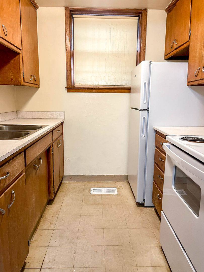 Apartment for rent at 1420 E St, Lincoln, NE 68508