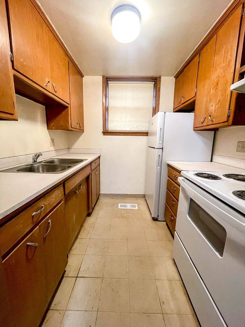 Apartment for rent at 1420 E St, Lincoln, NE 68508