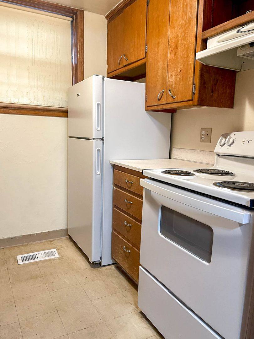 Apartment for rent at 1420 E St, Lincoln, NE 68508
