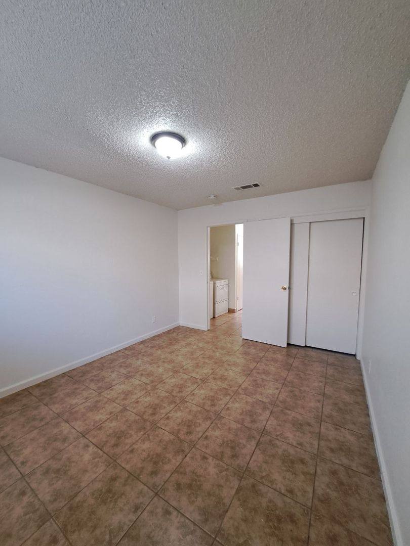 Apartment for rent at 3449 N Marks Ave, Fresno, CA 93722