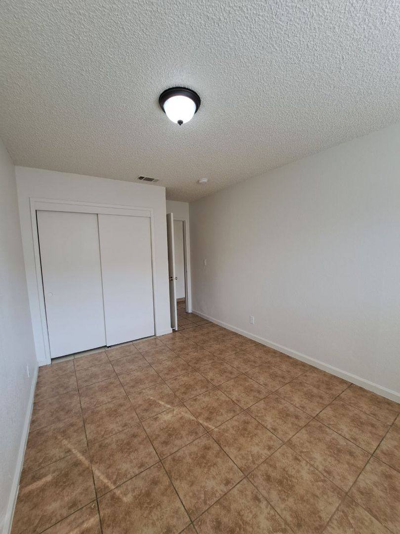 Apartment for rent at 3449 N Marks Ave, Fresno, CA 93722