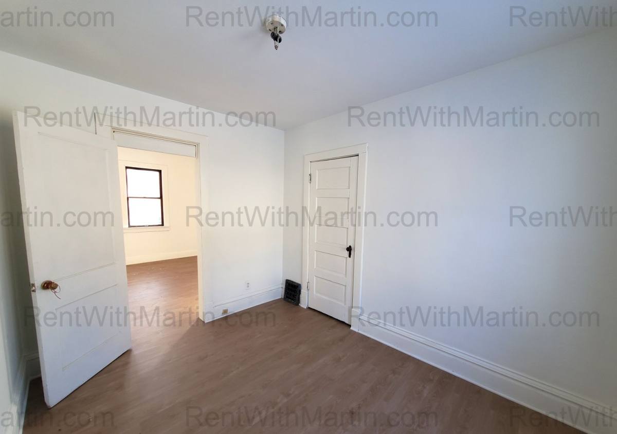 House for rent at 824 Logan Ave, Waterloo, IA 50703