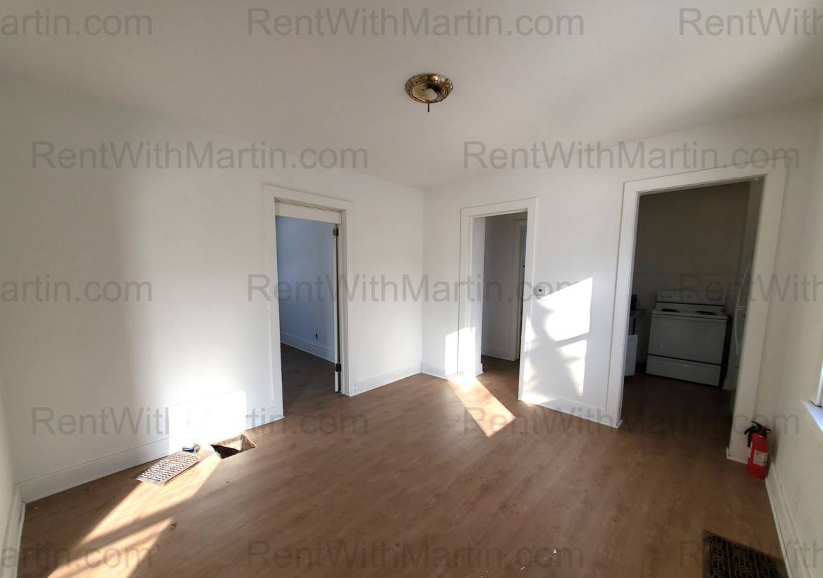 House for rent at 824 Logan Ave, Waterloo, IA 50703