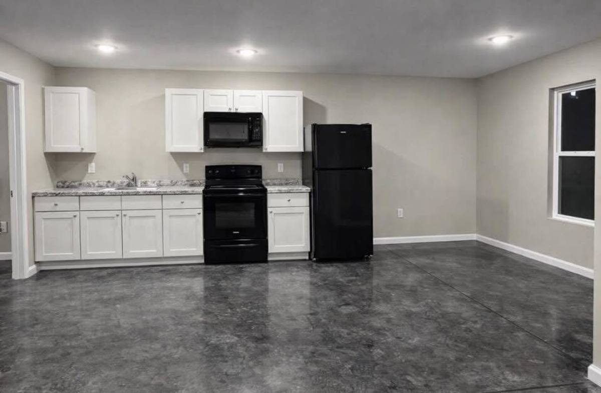 Townhouse for rent at 180 Summit St, Cotter, AR 72626