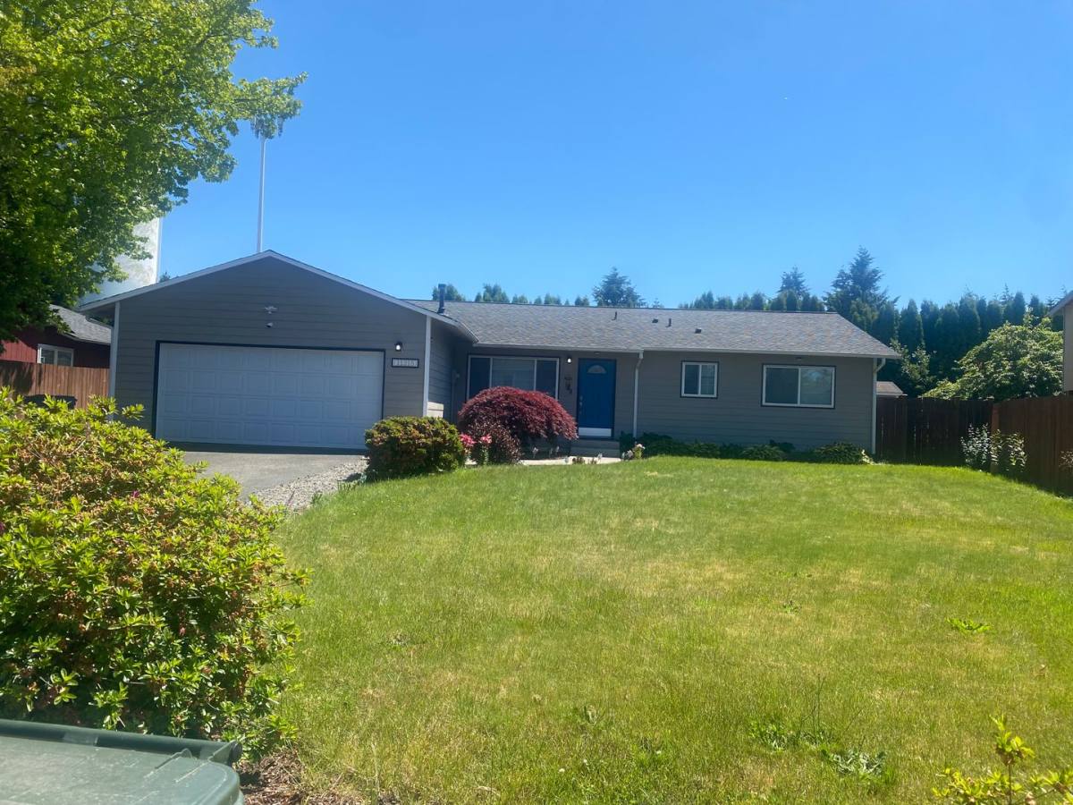 House for rent at 11215 SE 235th Place, Kent, WA 98031