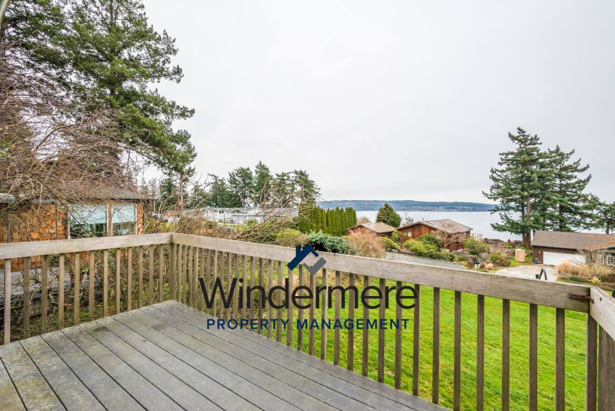 House for rent at 1281 Polnell Shores Dr, Oak Harbor, WA 98277