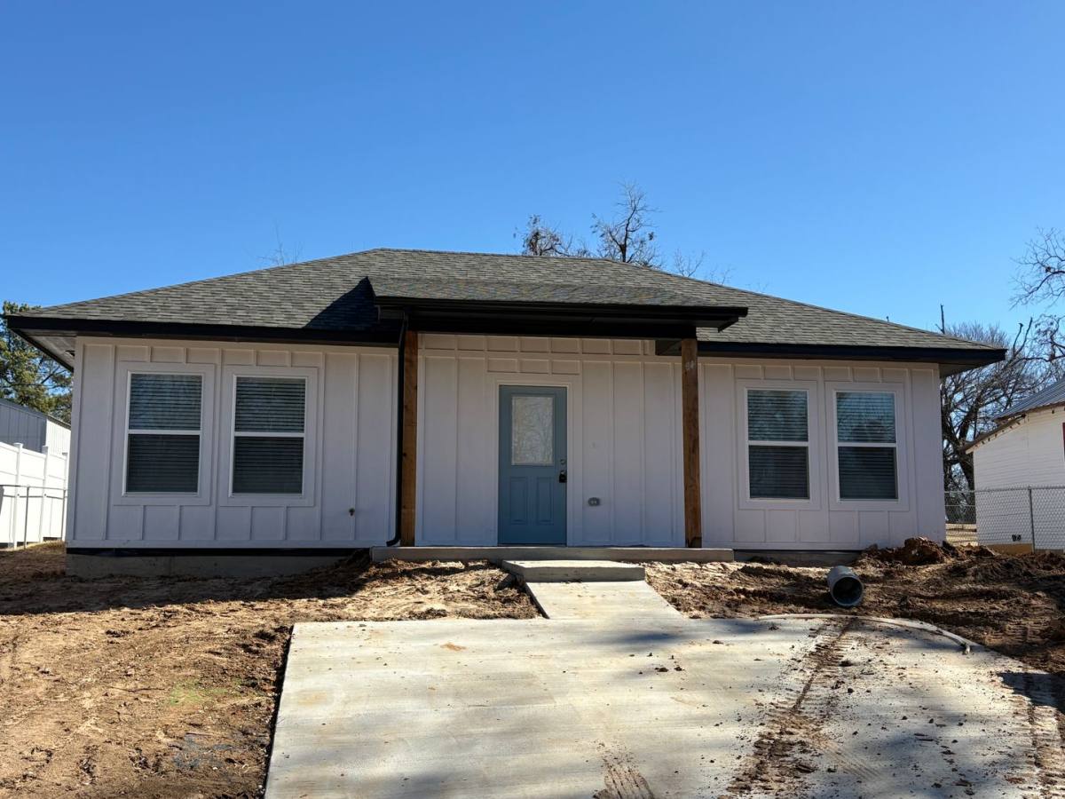 House for rent at 325 N Cleveland Ave, Shawnee, OK 74801