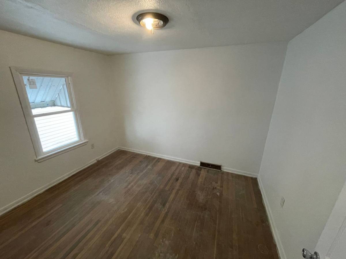 House for rent at 1929 E Spruce St, Springfield, IL 62702