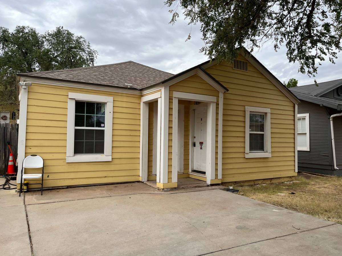 Apartment for rent at 2321 15th St, Lubbock, TX 79401