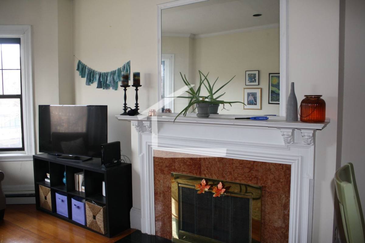 Apartment for rent at 1616 Beacon St #6, Brookline, MA 02445
