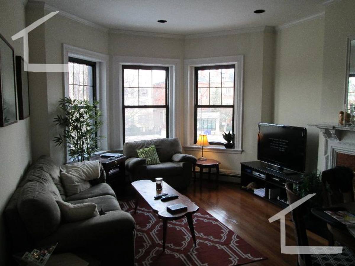 Apartment for rent at 1616 Beacon St #6, Brookline, MA 02445