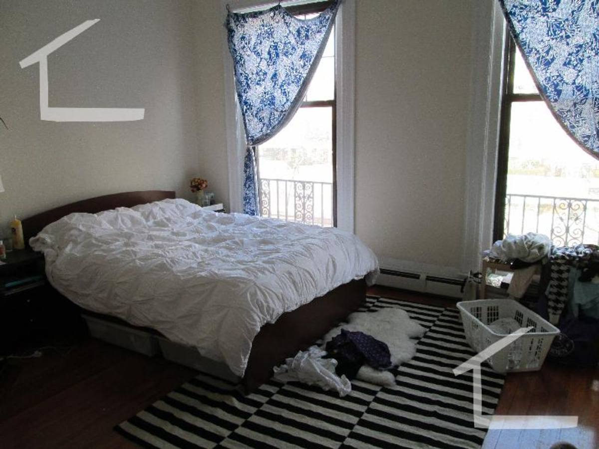 Apartment for rent at 1616 Beacon St #6, Brookline, MA 02445