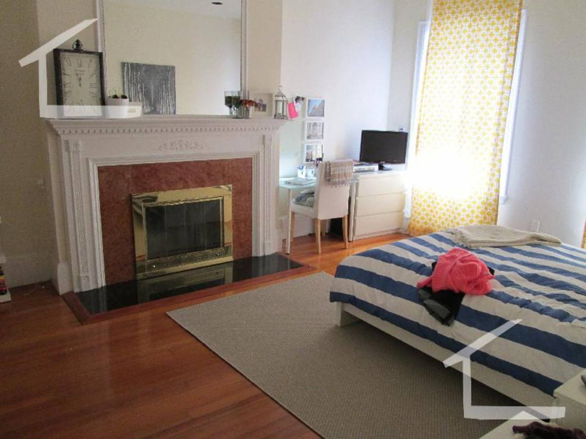 Apartment for rent at 1616 Beacon St #6, Brookline, MA 02445