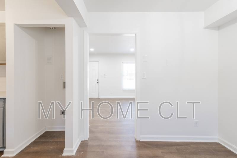 Townhouse for rent at 931 Cantwell St #1, Charlotte, NC 28208