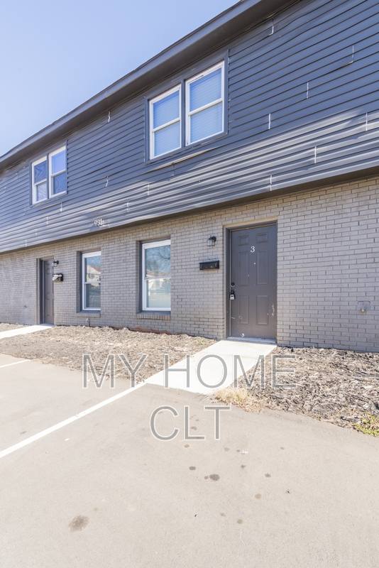 Townhouse for rent at 931 Cantwell St #1, Charlotte, NC 28208