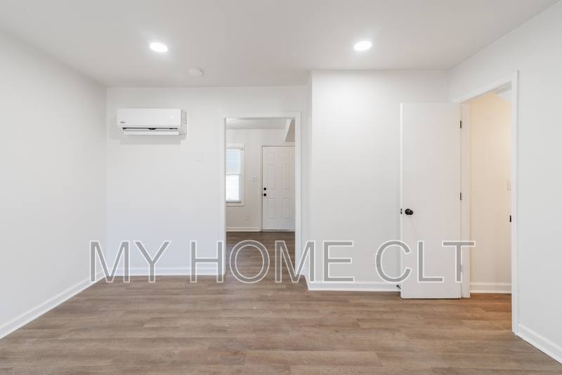 Townhouse for rent at 931 Cantwell St #1, Charlotte, NC 28208