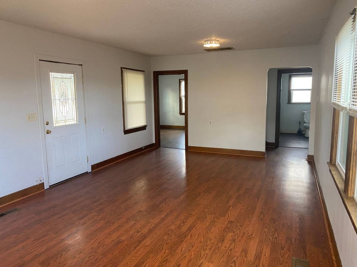 House for rent at 2439 Homedale Rd, Klamath Falls, OR 97603