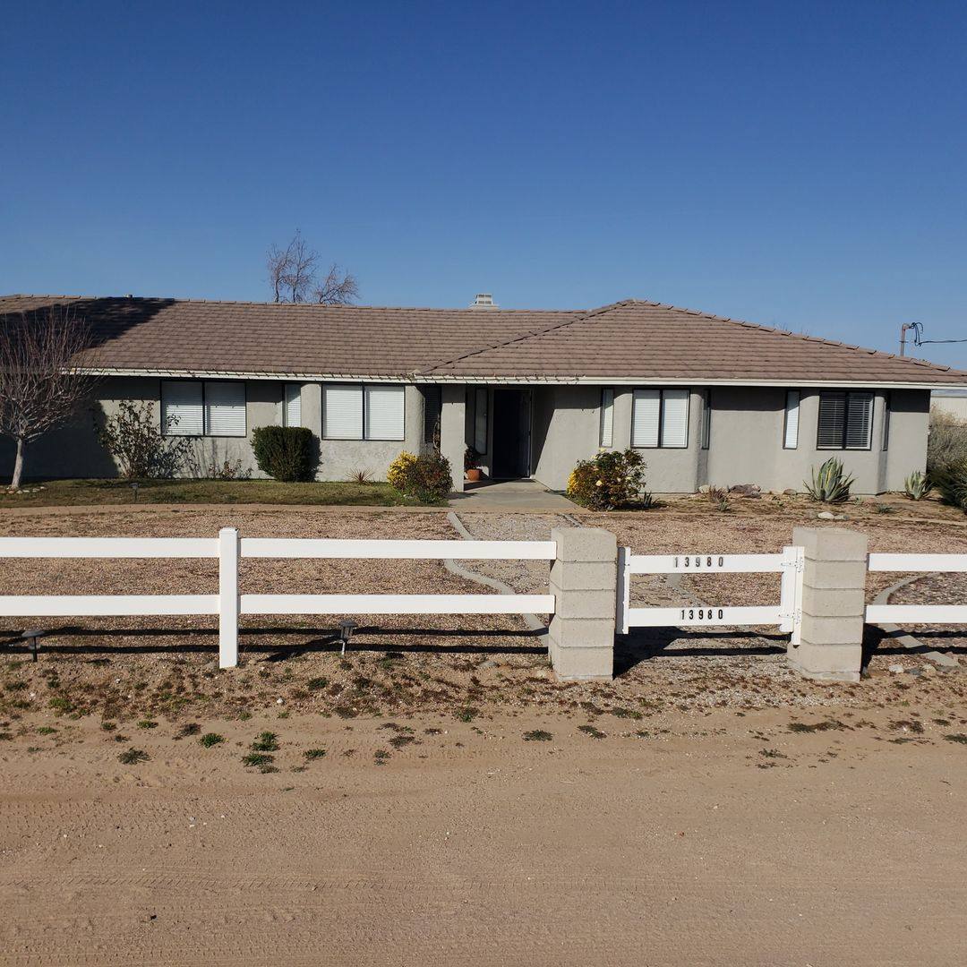 House for rent at 13980 Mission St, Hesperia, CA 92344