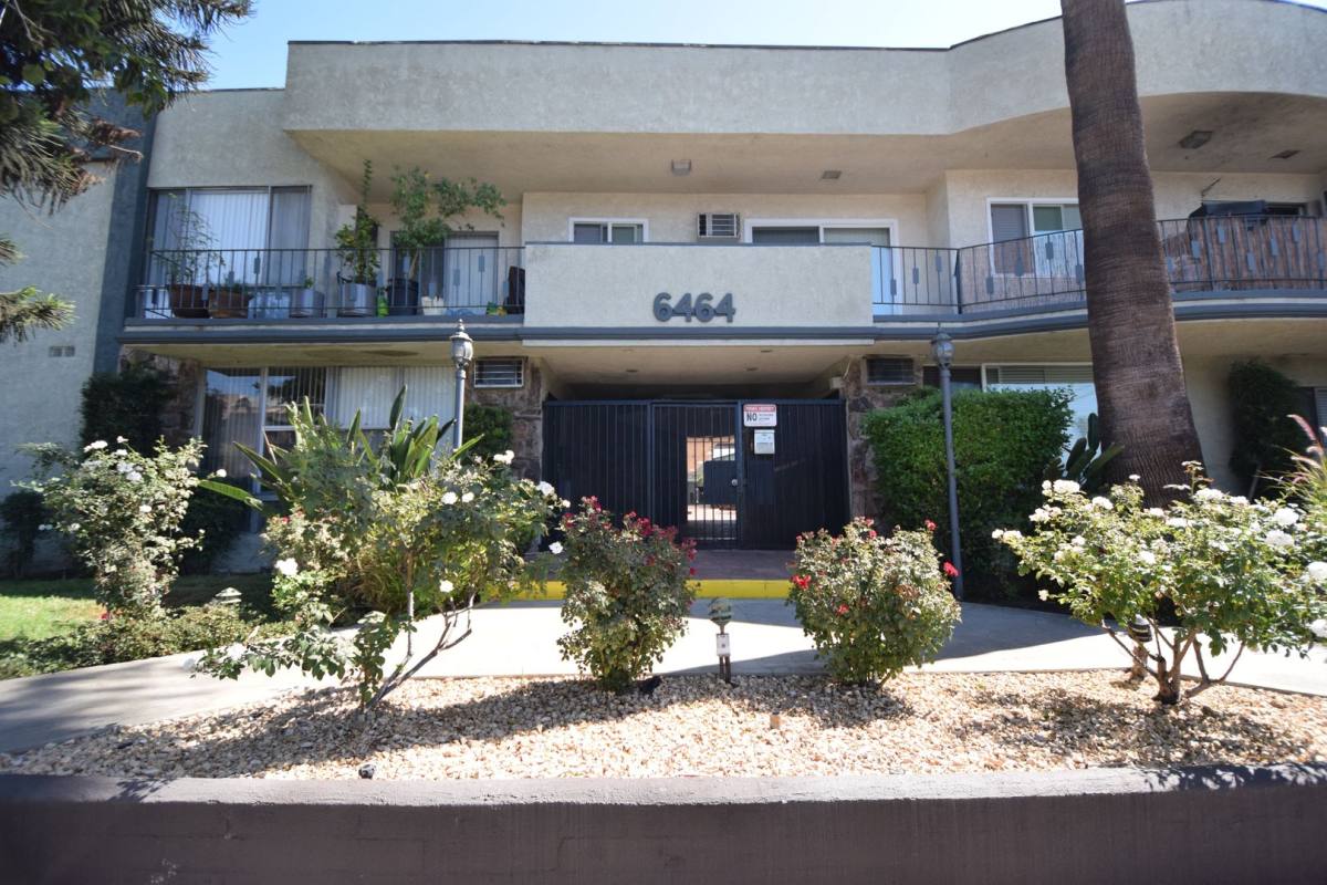 Apartment for rent at 6464 Woodman Ave, Van Nuys, CA 91401