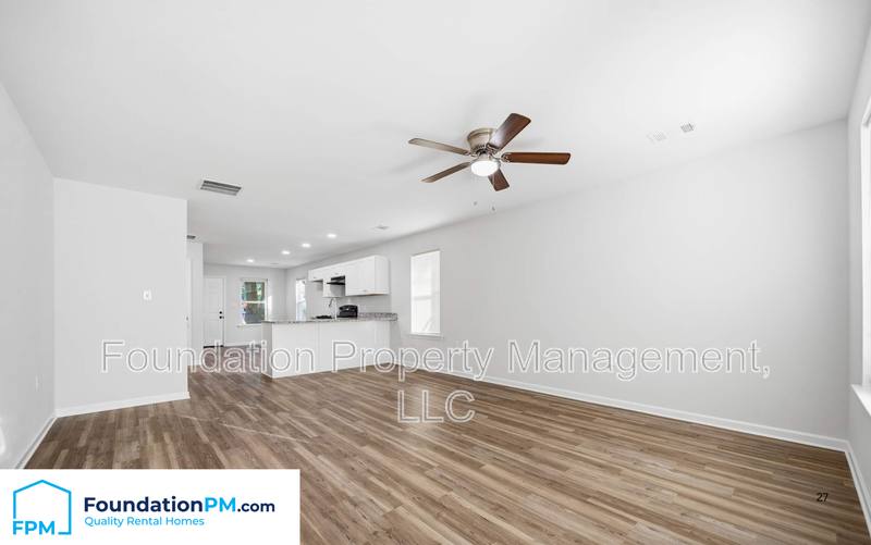 House for rent at 1398 E Barton Ave, West Memphis, AR 72301