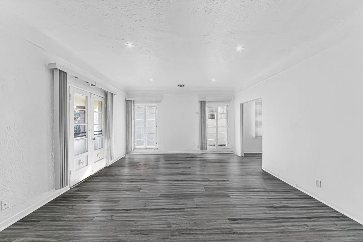 Apartment for rent at 1503 S Shenandoah St, Los Angeles, CA 90035