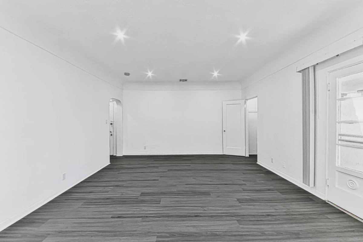 Apartment for rent at 1503 S Shenandoah St, Los Angeles, CA 90035